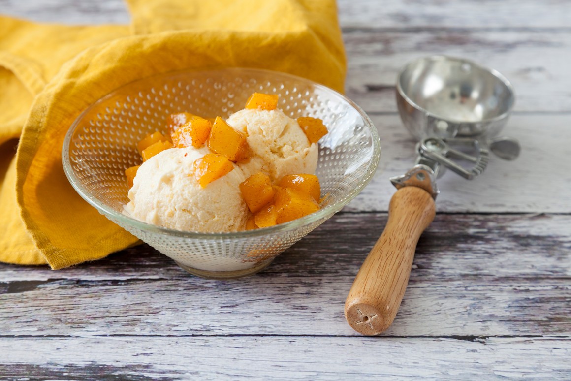 Pfirsich-Eiscreme mit Zimt und Chili - Rezept