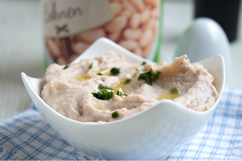 Hummus aus weißen Bohnen