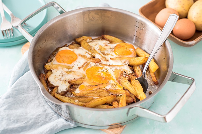 Eier auf Kartoffeln