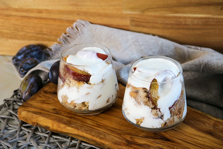 Quark-Dessert mit Pflaumen