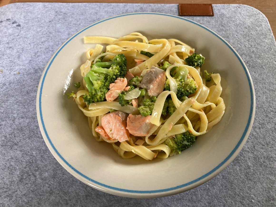 Pasta mit Lachs und Brokkoli