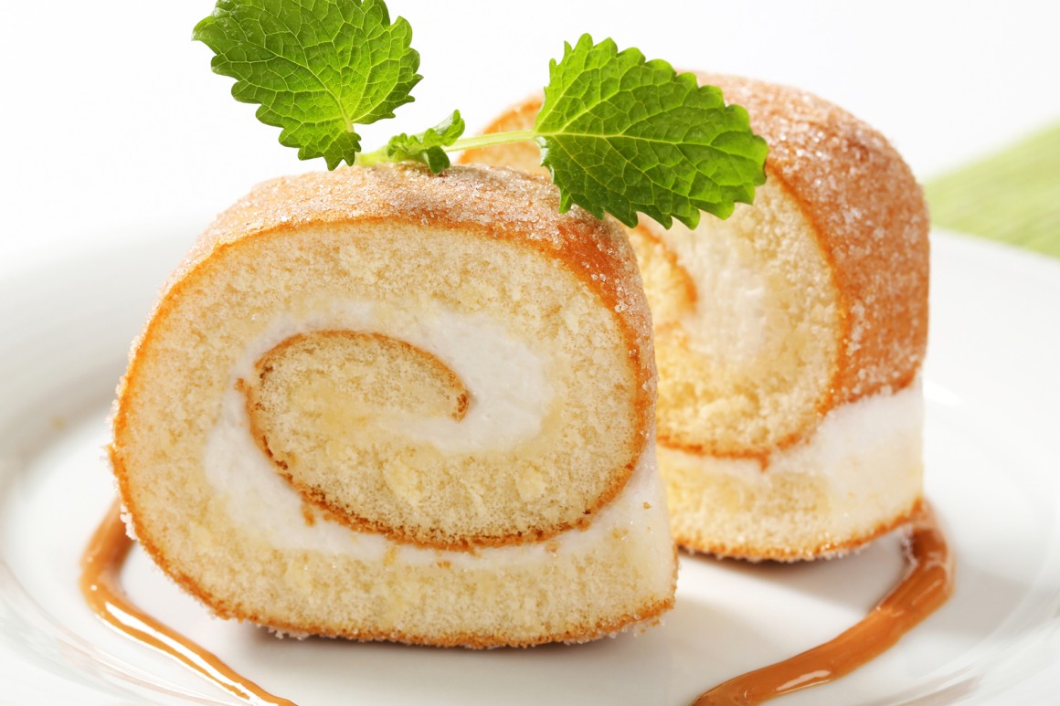 Biskuitroulade mit Quarkcreme