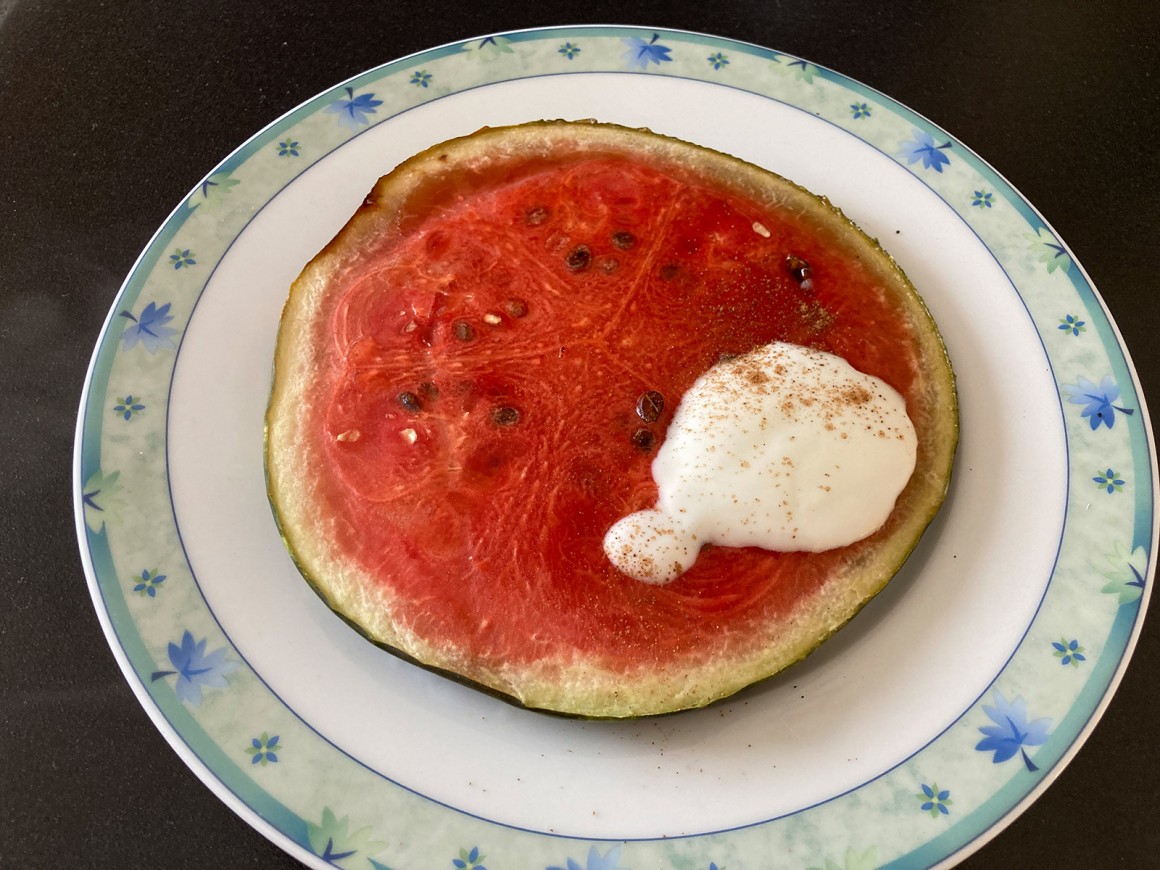 Gegrillte Melone mit Joghurt