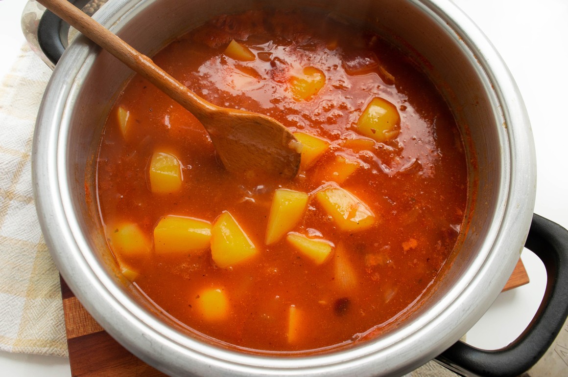 Vegetarisches Kartoffelgulasch