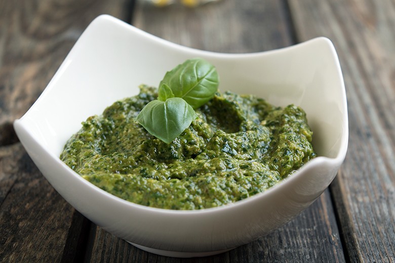 Veganes Basilikumpesto