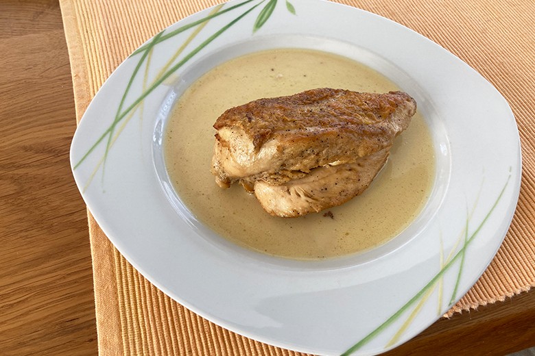 Perlhuhn in Sahnesauce