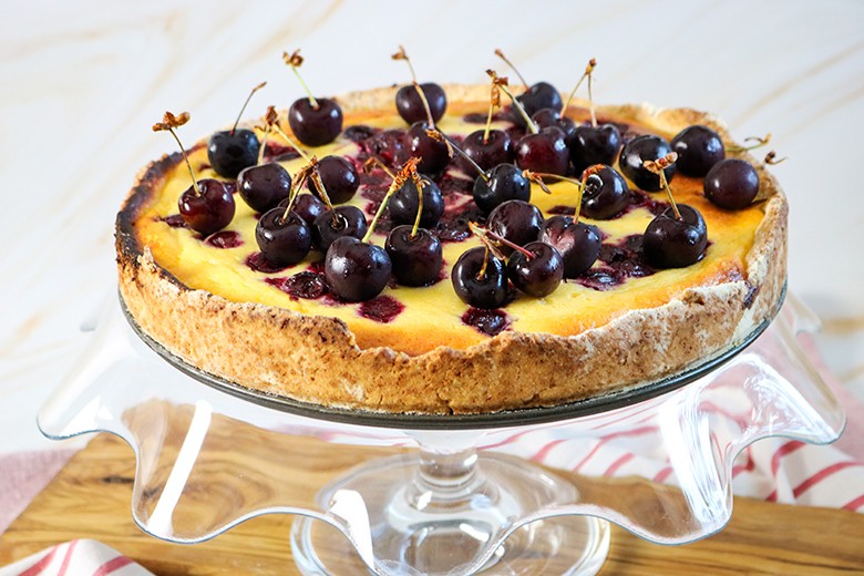 Käsekuchen mit Kirschen
