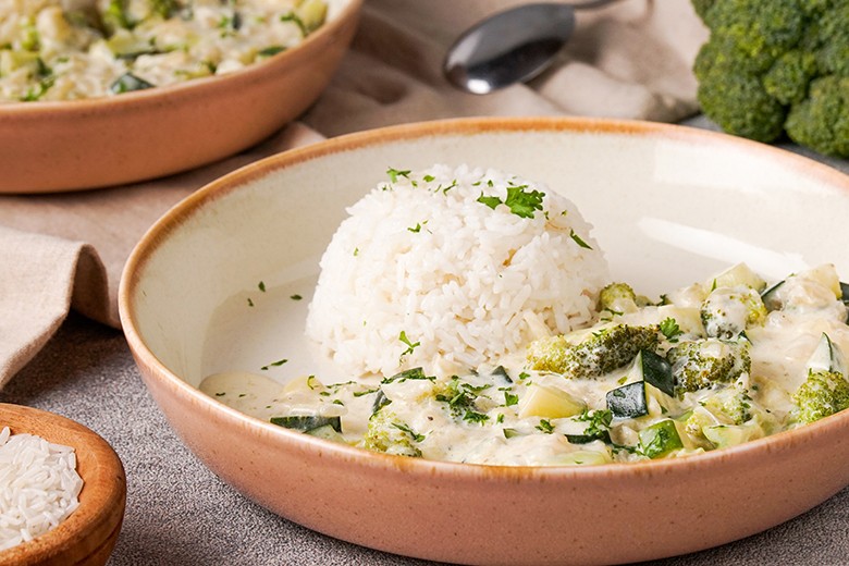 Reis mit Brokkoli-Zucchini-Sauce