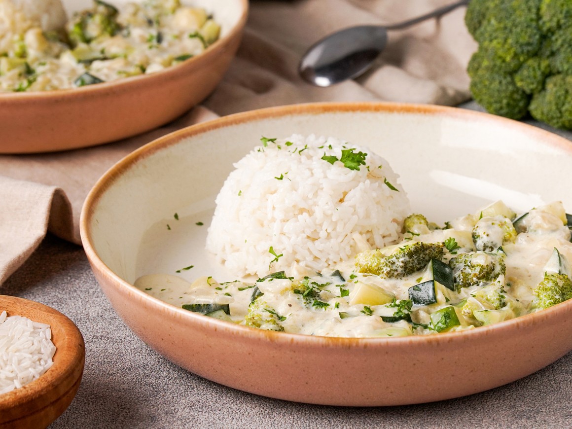 Reis mit Brokkoli-Zucchini-Sauce