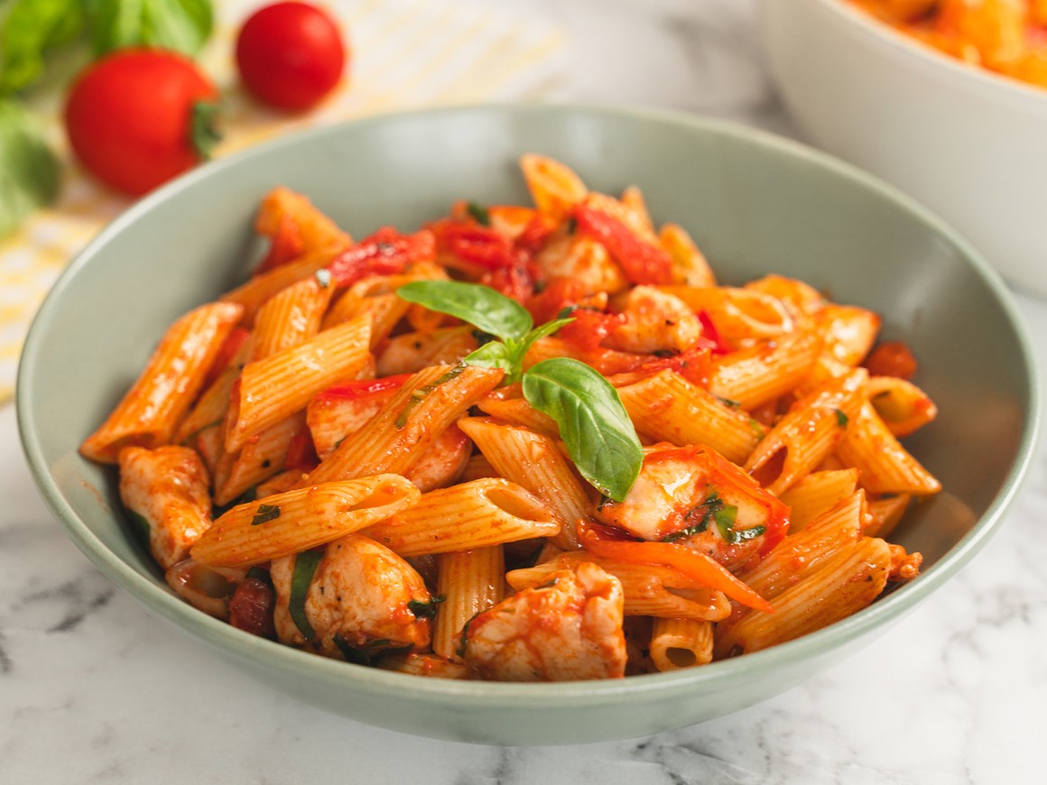 Pasta mit Huhn und Tomaten - Rezept