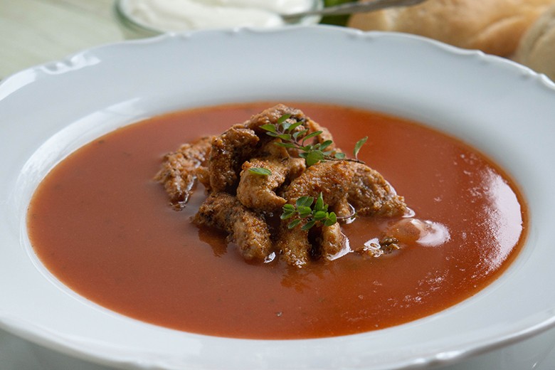 Tomatensuppe mit Gyros