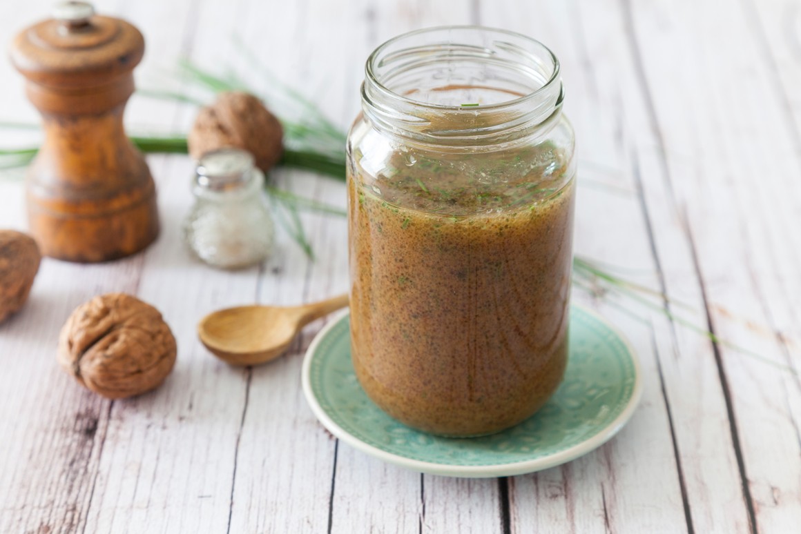 Nussiges Essig-Öl-Dressing - Rezept