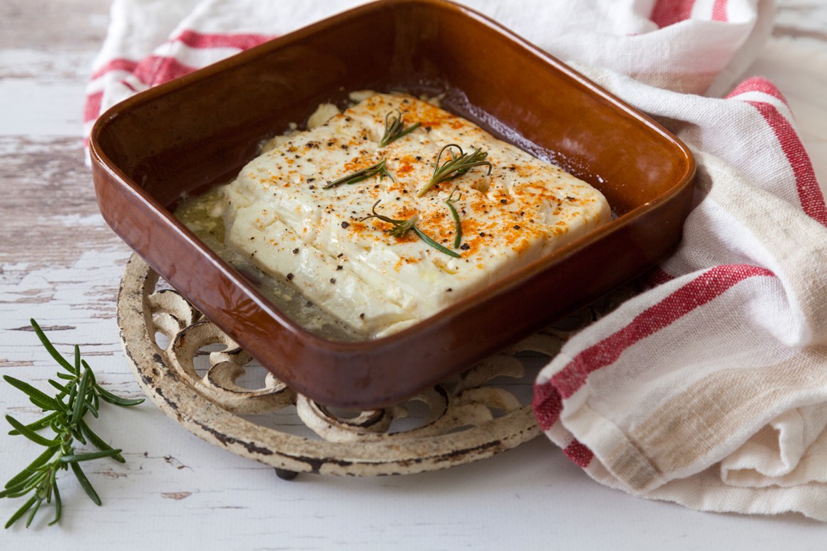 Gebackener Feta mit Honig und Chili