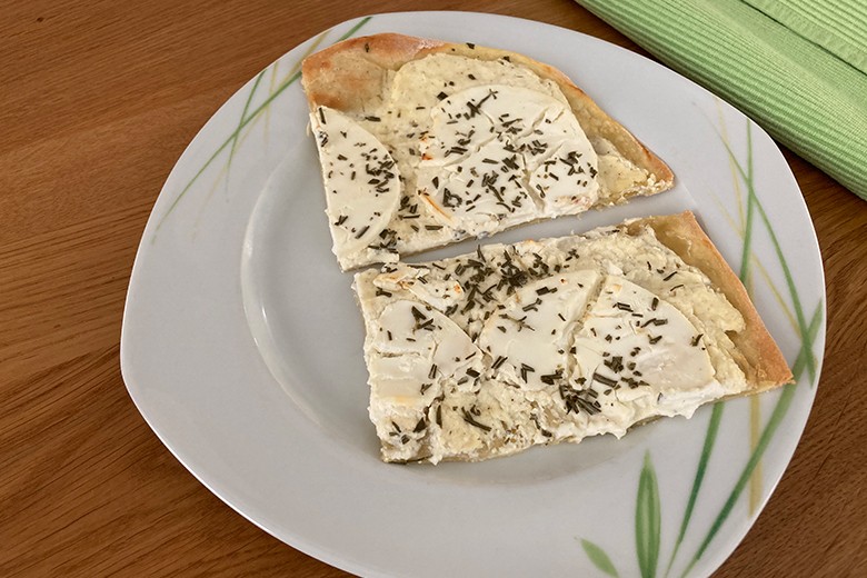 Flammkuchen mit Ziegenkäse