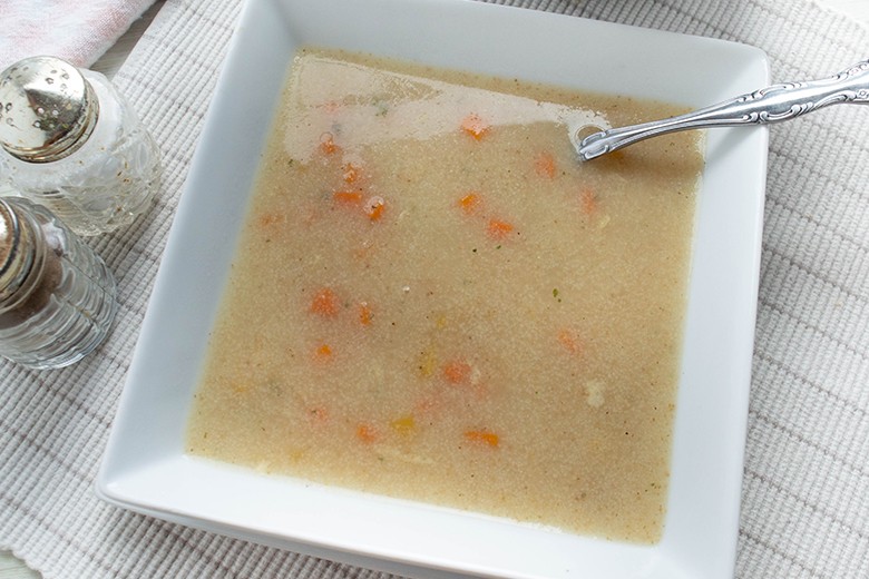 Gemüse-Grieß-Suppe