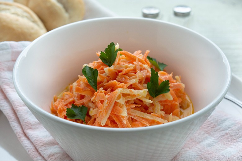 Karottensalat mit Sahne