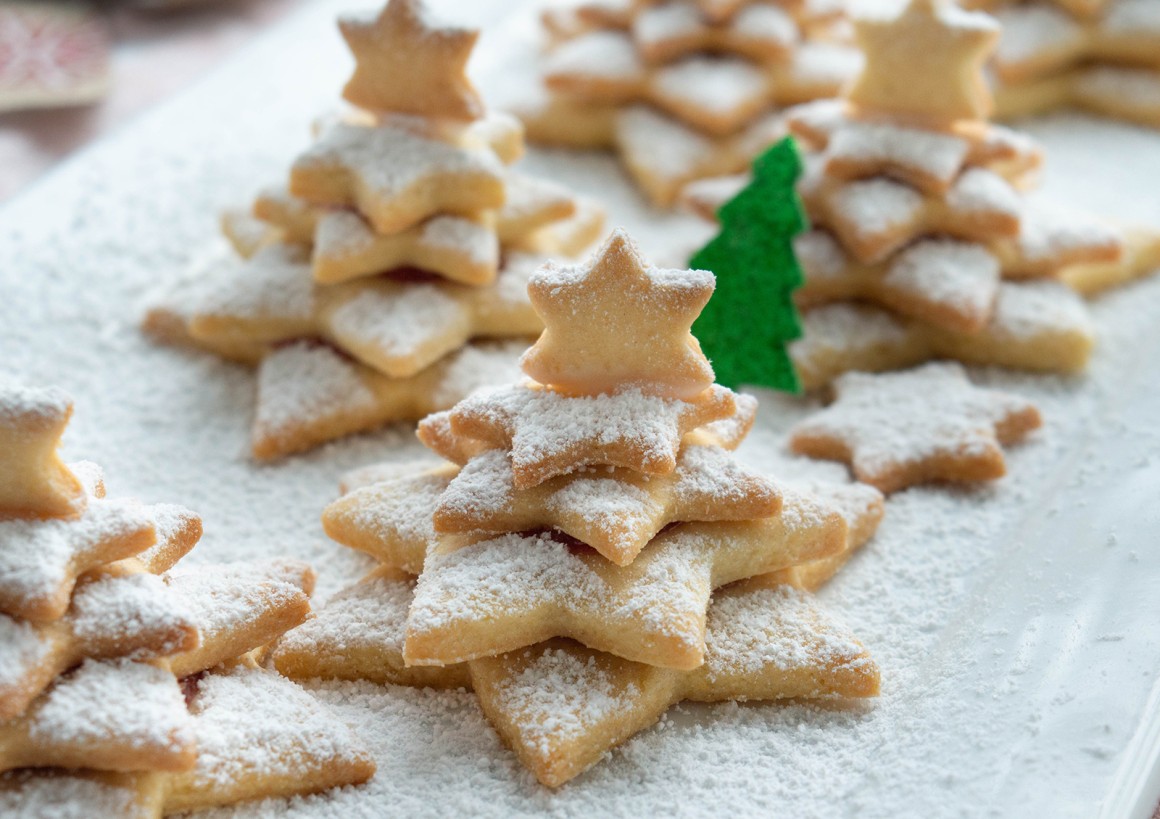 Mürbteig-Weihnachtsbäumchen