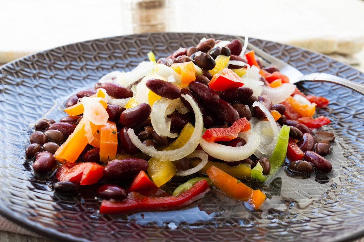 Bunter Bohnensalat