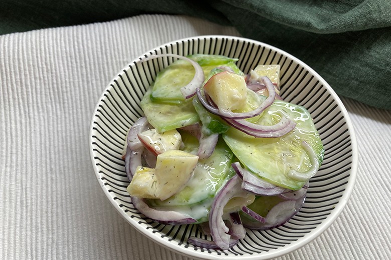 Gurkensalat mit Apfel