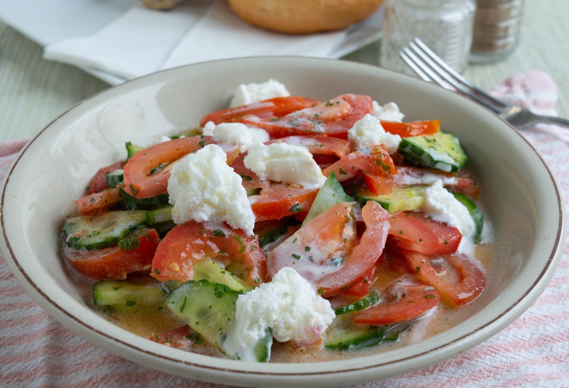 Tomaten-Gurken-Feta-Salat - Rezept