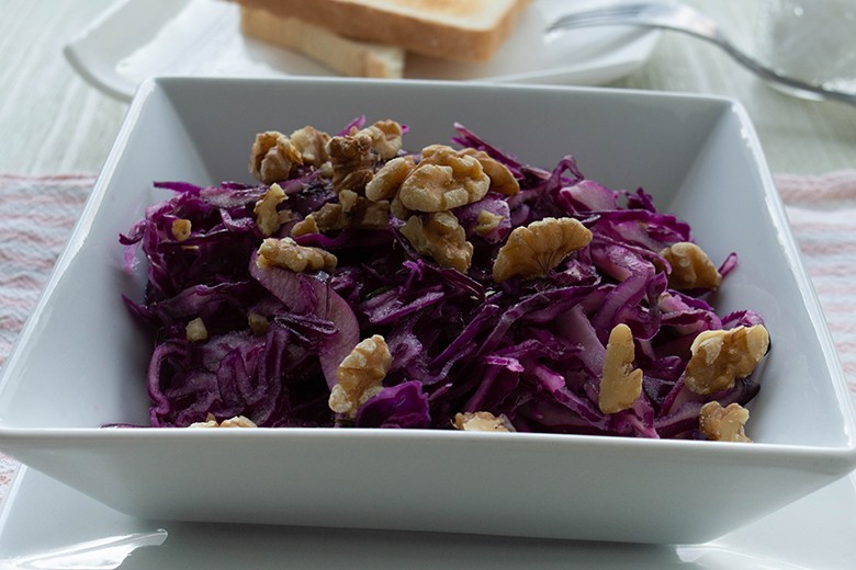 Rotkrautsalat mit Nüssen