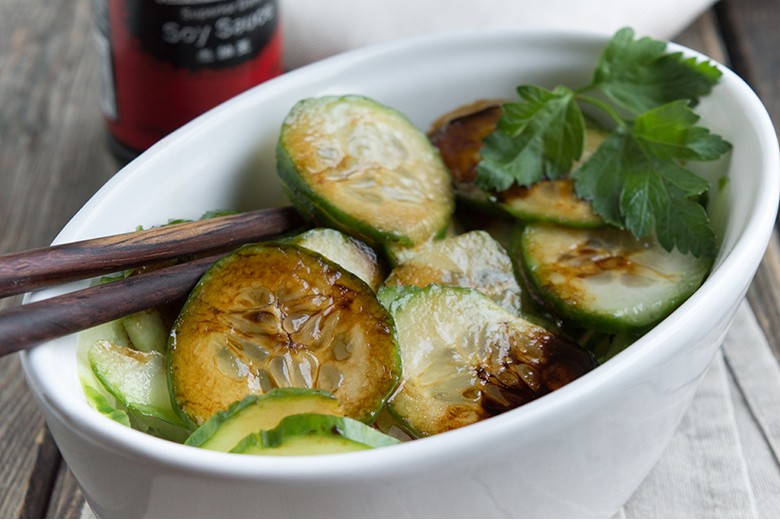 Asiatischer Gurkensalat