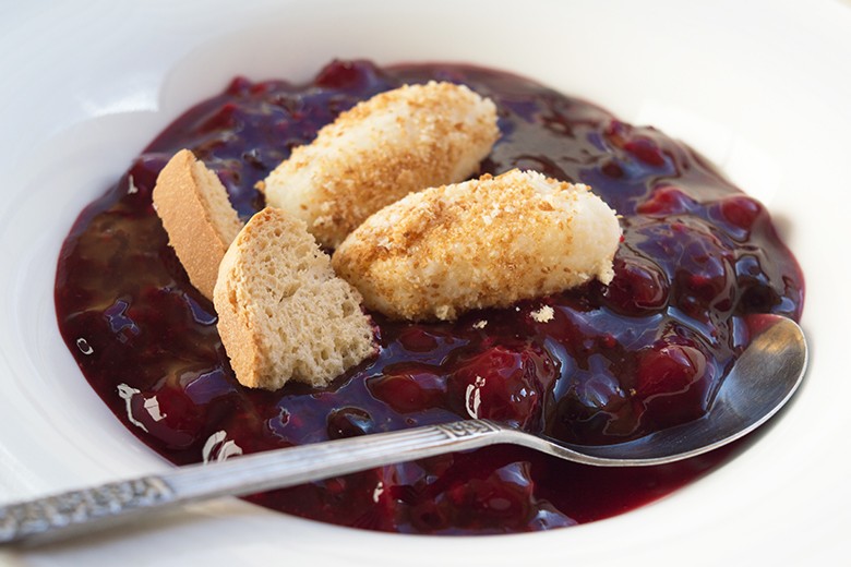 Fruchtkaltschale mit Grießnockerl