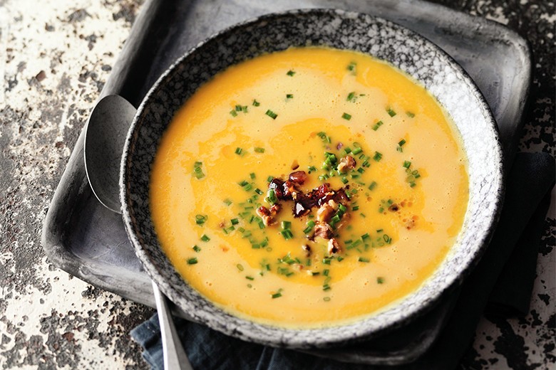 Süßkartoffelsuppe mit Walnüssen
