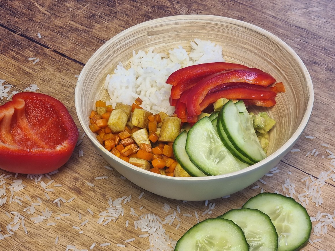 Gemüse-Tofu-Bowl