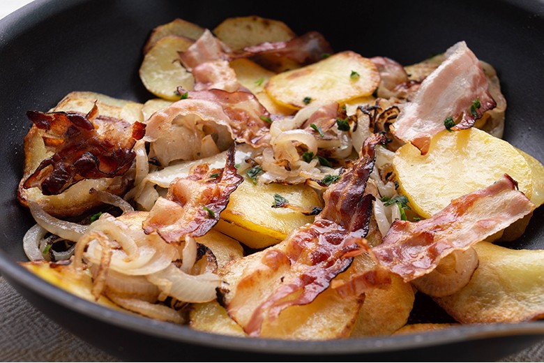 Bratkartoffeln mit Speck und Zwiebel