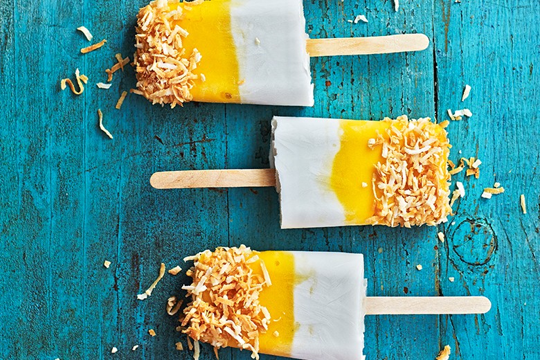Eis am Stiel mit Kokos und Mango