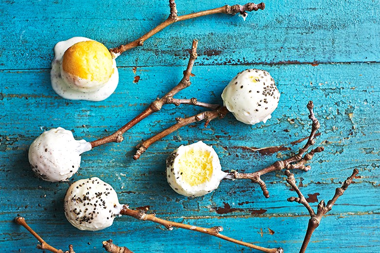 Cake Pops mit Zitrone, Chia und Joghurt