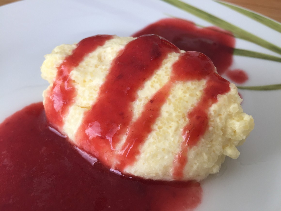 Süße Nockerln mit Quark und Grieß
