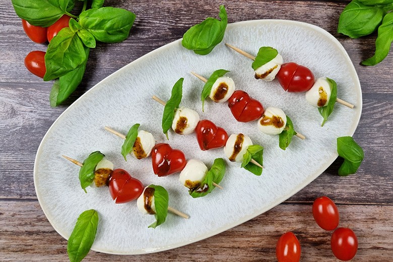 Tomaten-Mozzarella-Spieße