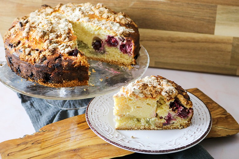 Käse-Kirsch-Streuselkuchen