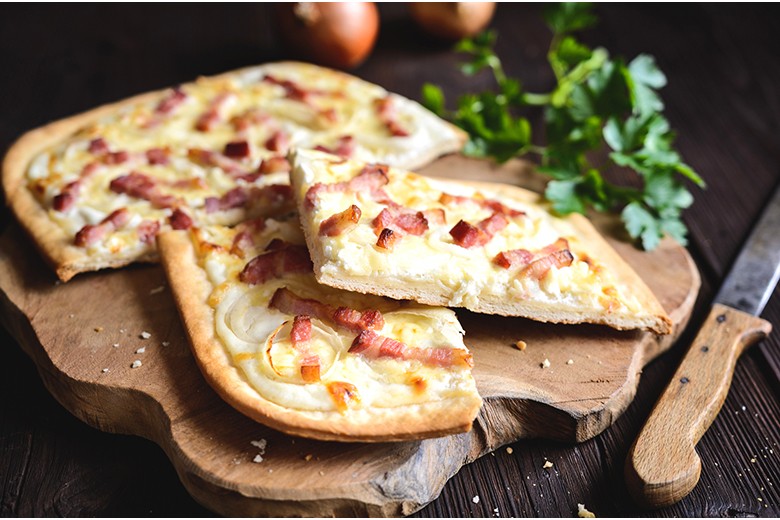 Einfacher Flammkuchen ohne Hefe