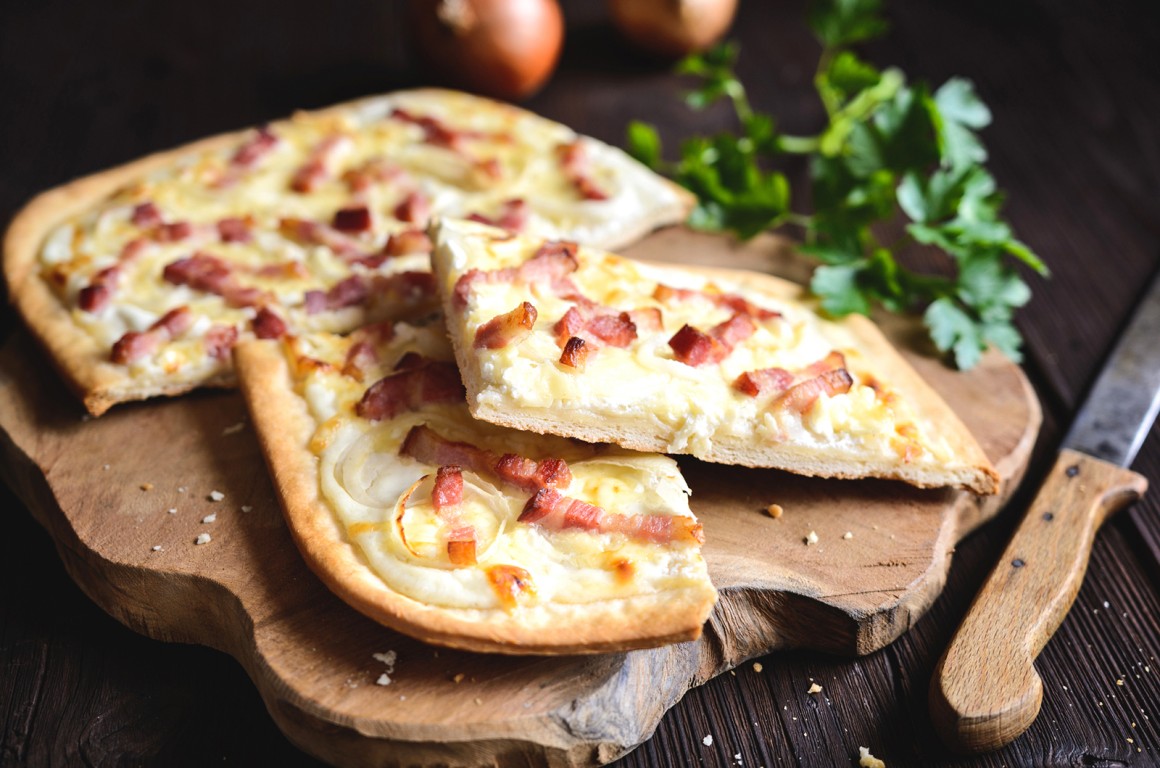 Einfacher Flammkuchen ohne Hefe