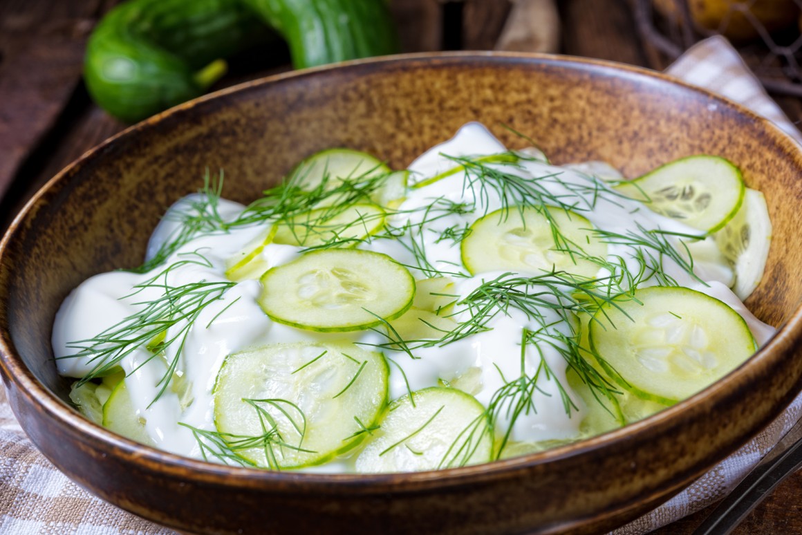 Gurkensalat mit saurer Sahne