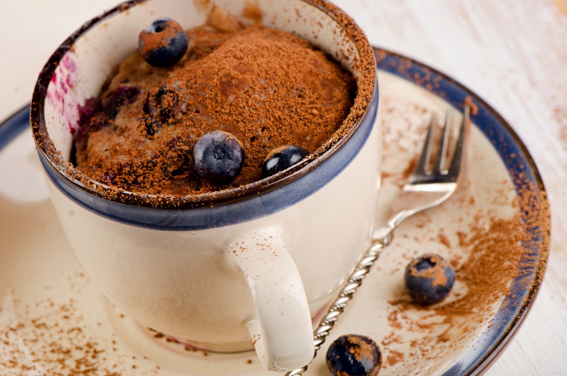 Tassenkuchen mit Blaubeeren