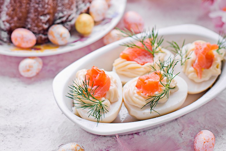 Gefüllte Eier mit Lachs
