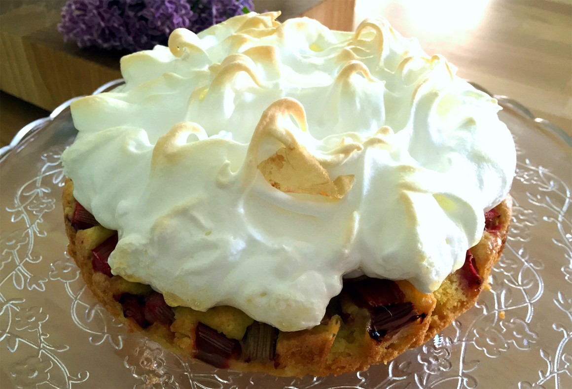 Rhabarberkuchen mit Baiser