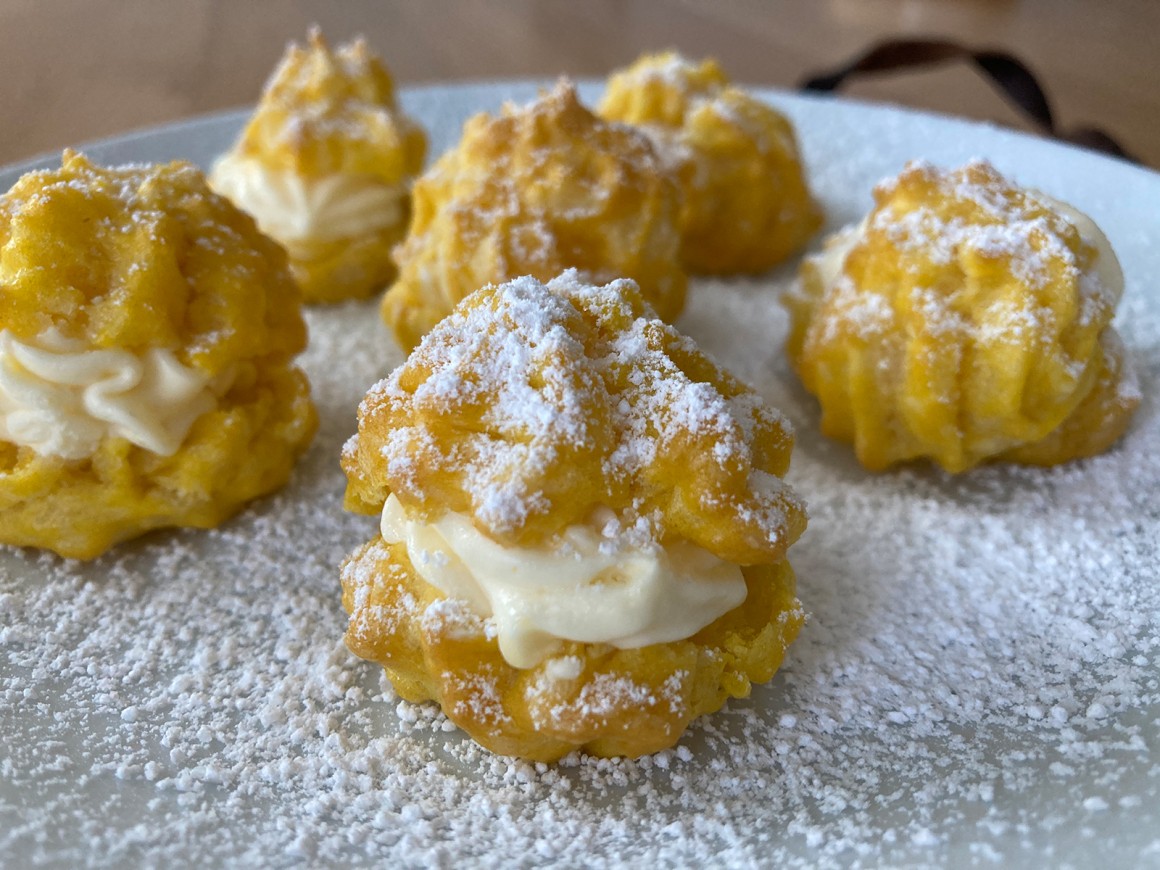 Windbeutel mit Puddingcreme