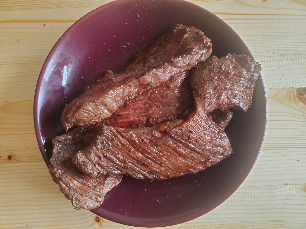 Zarte Rindfleischsteaks vom Grill