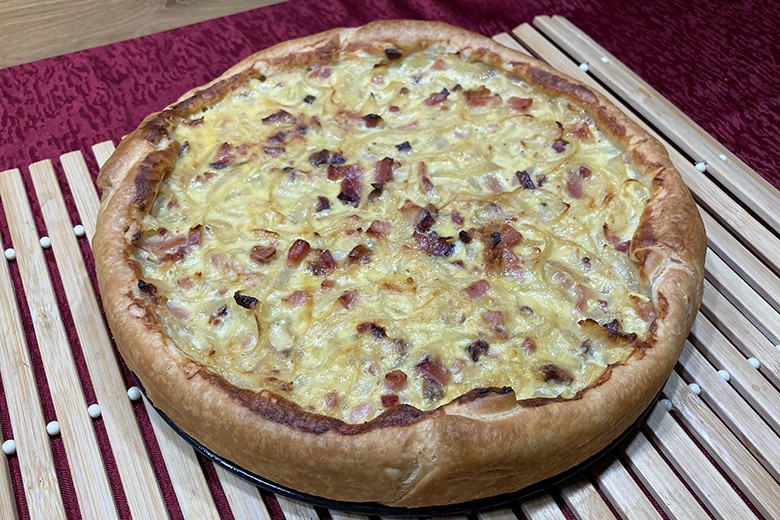 Zwiebelkuchen mit Blätterteig