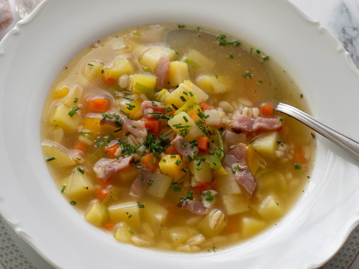 Graupeneintopf mit Kartoffeln - Rezept