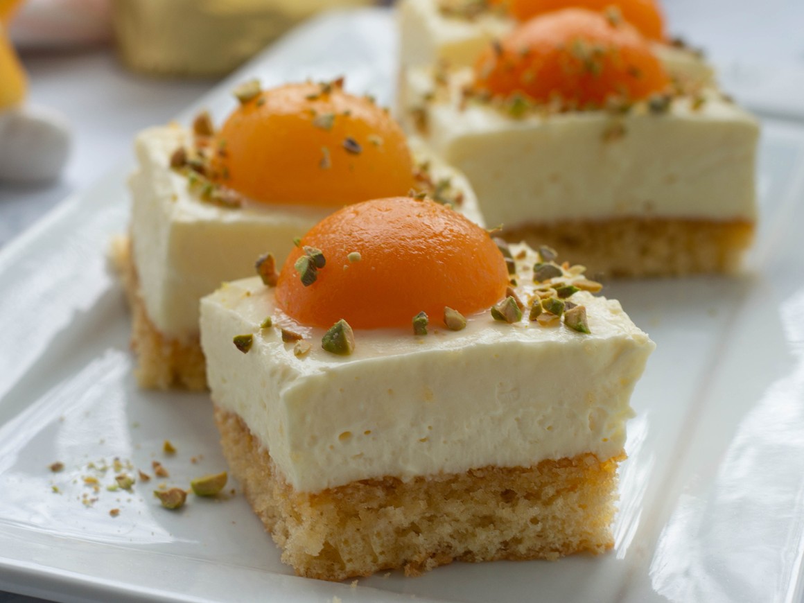 Spiegeleierkuchen mit Aprikosen