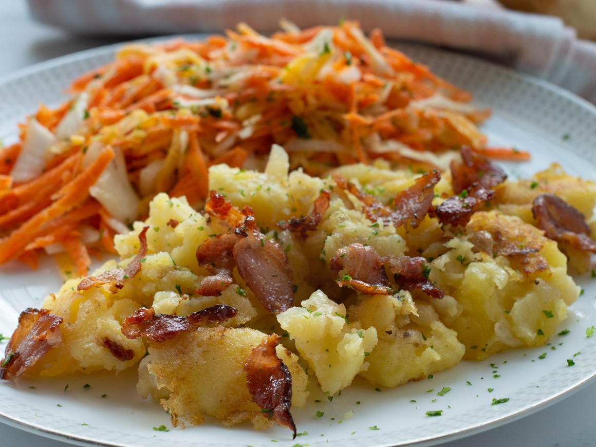 Schmarrn mit Petersilie und Speck