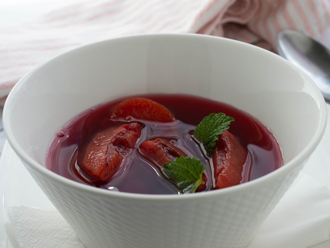 Pflaumensuppe mit Wein