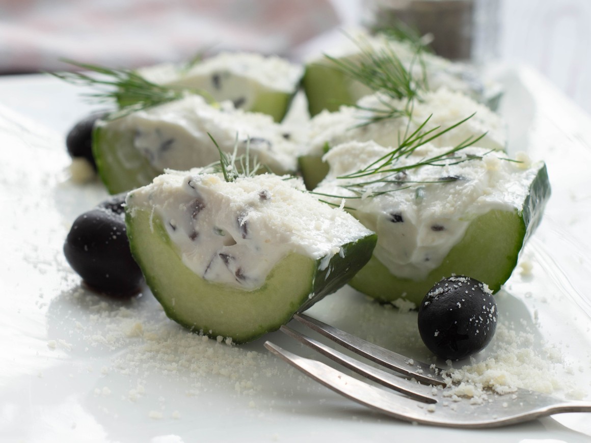 Mediterrane Gurkenhäppchen