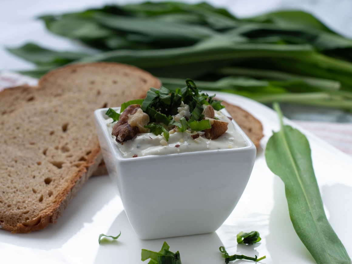 Omas Walnuss-Bärlauch-Creme - Rezept